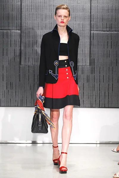 Look 10